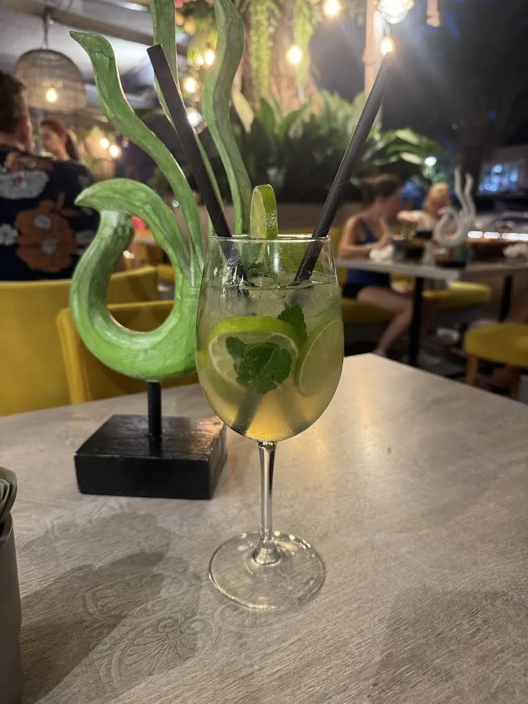 Iliyana Radanova_Encanto Metros de Pizza_Cala Rajada_review