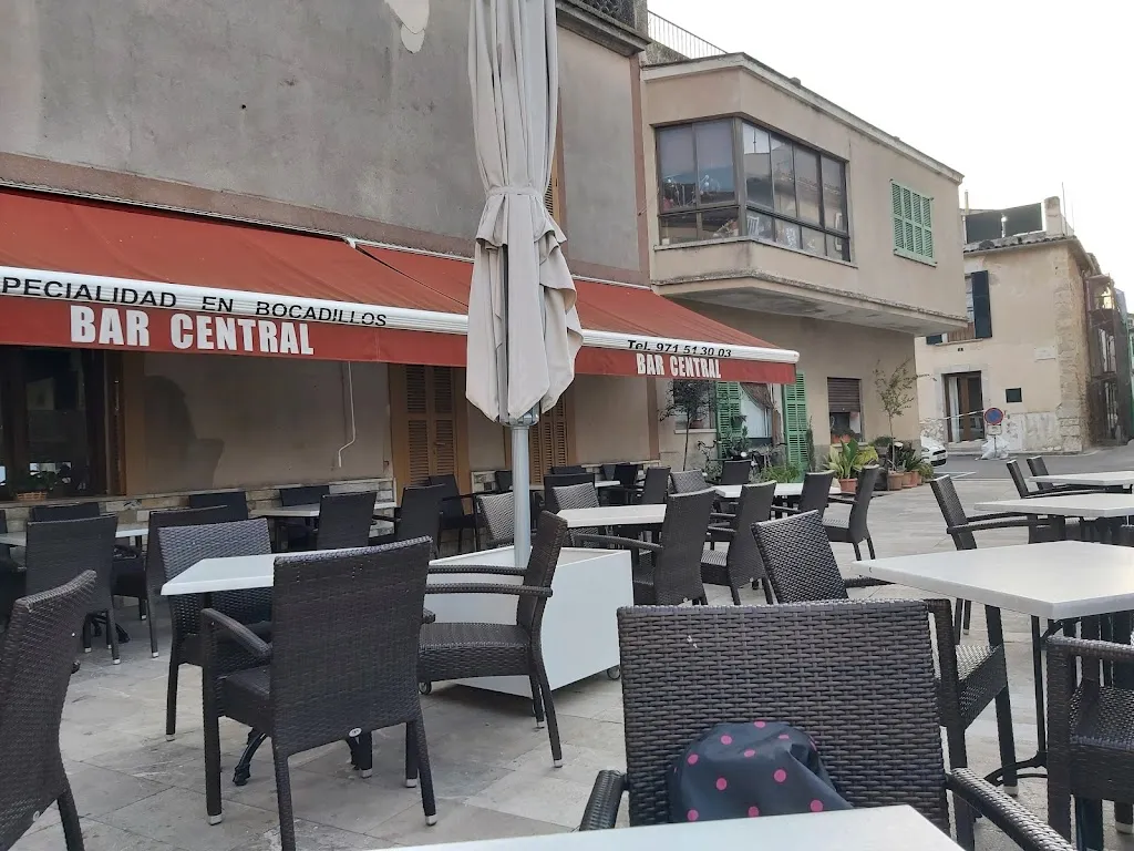 Bar Central restaurant in Costitx