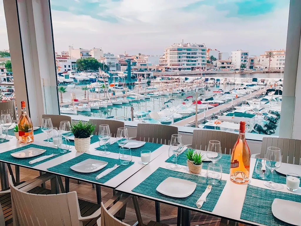 Dalt de Cala Gamba restaurant in Coll d'en Rabassa