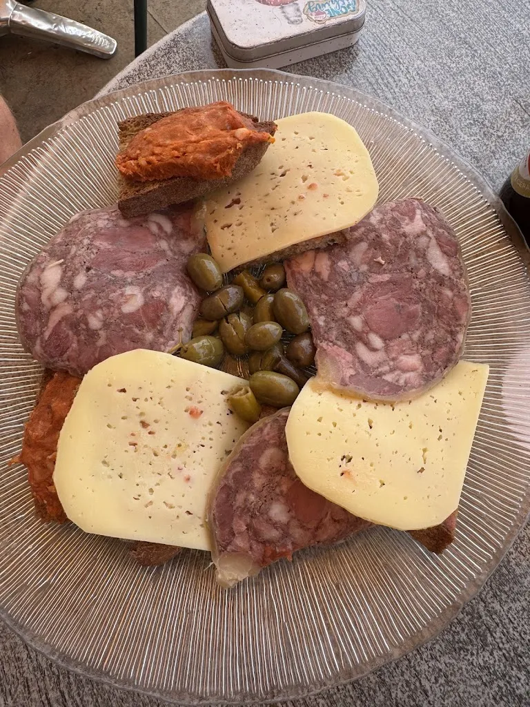 Laura Renouf_Bar Cala Canta_Coll d'en Rabassa_review