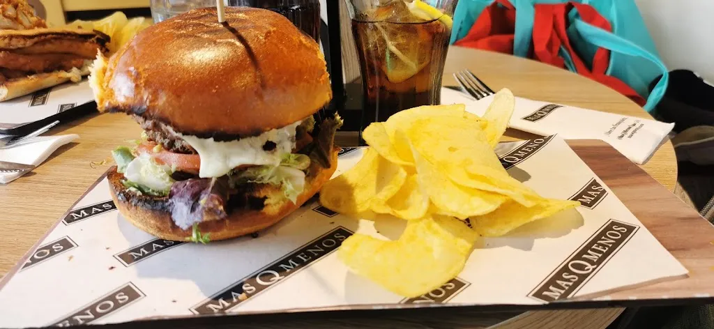 dnlae :3_MásQMenos_Coll d'en Rabassa_review