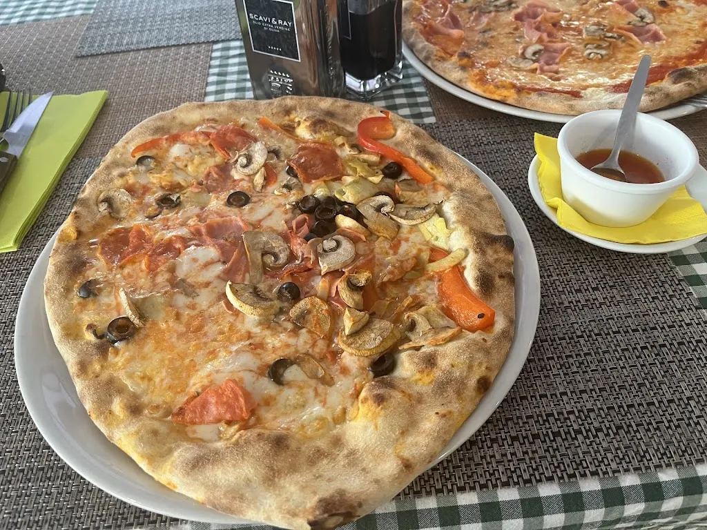 Kayla Groth_Trattoria A Tarantella_Coll d'en Rabassa_review