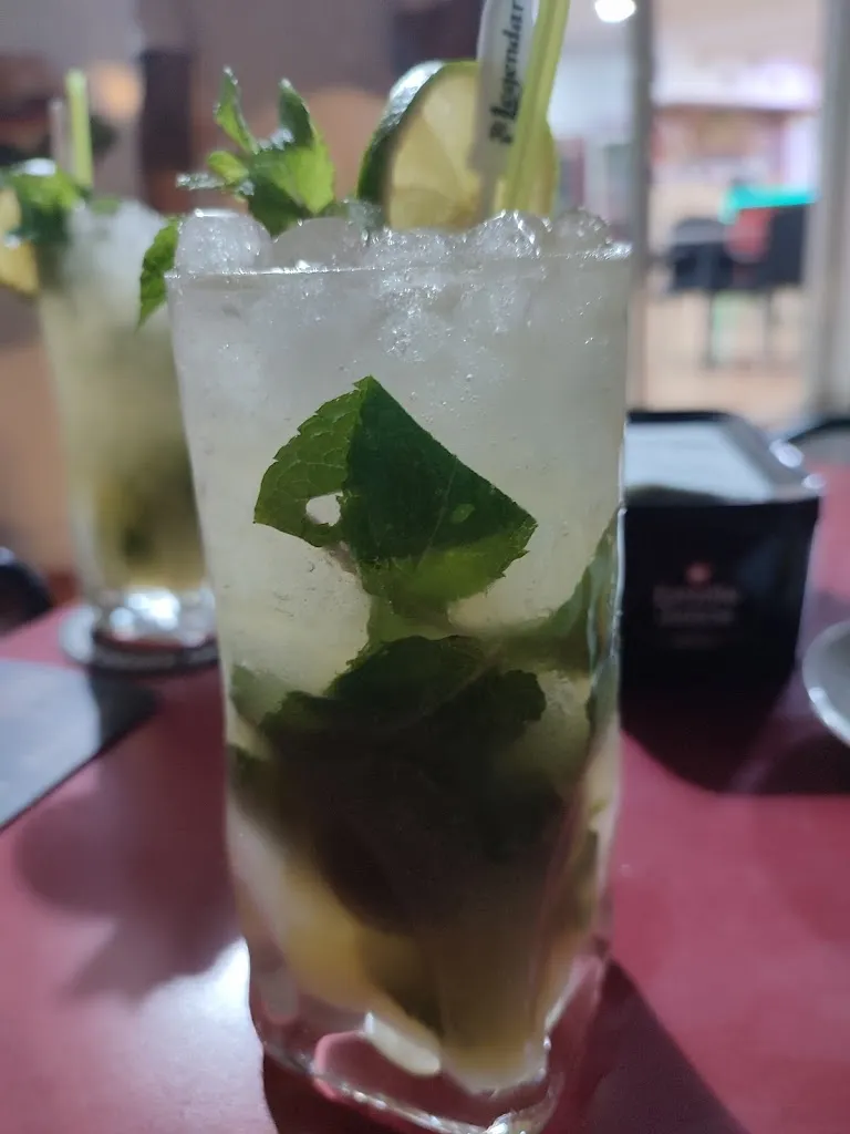 Miguel Angel t_Sports Café_Coll d'en Rabassa_review