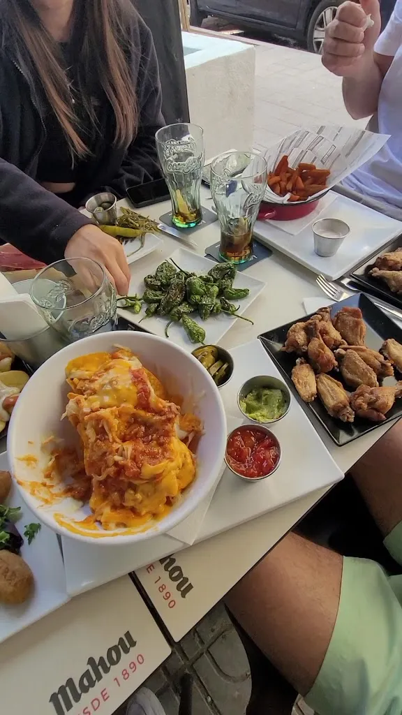 La Señorita de la tapa_Coll d'en Rabassa_slider_image_2