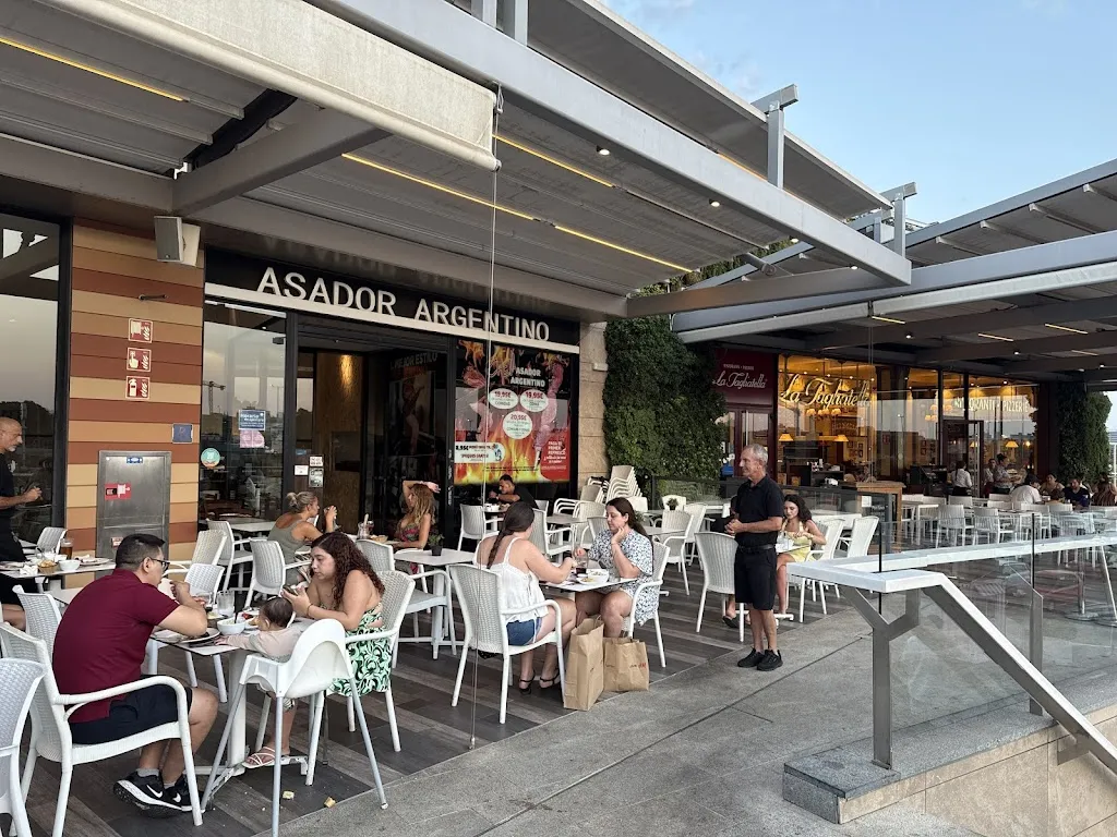 Anastasia Kotova_Che!!! Asador argentino  Local 1-10A_Coll d'en Rabassa_review