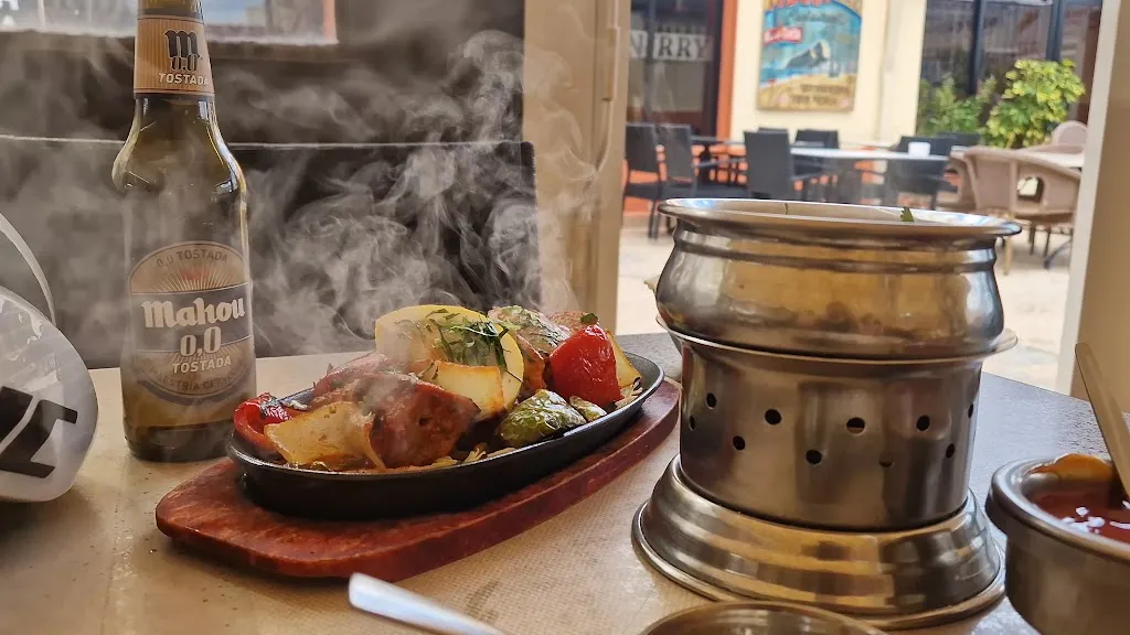 INDIAN CURRY ORIGINAL INDIAN RESTAURANT BAR_Calp_slider_image_2