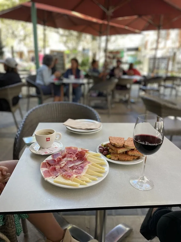 Richard Dennys_Cafè Passeig_Esporles_review