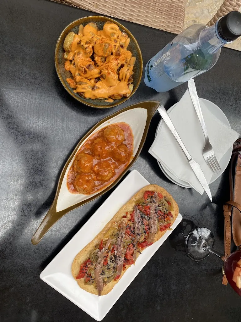 Hayley Curran_S'estret_Esporles_review