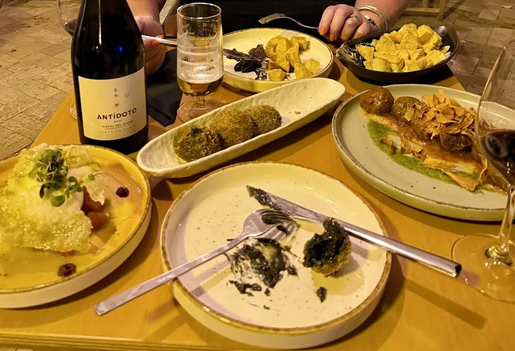 Jeremy Ellis_PECADO_Ciutadella de Menorca_review