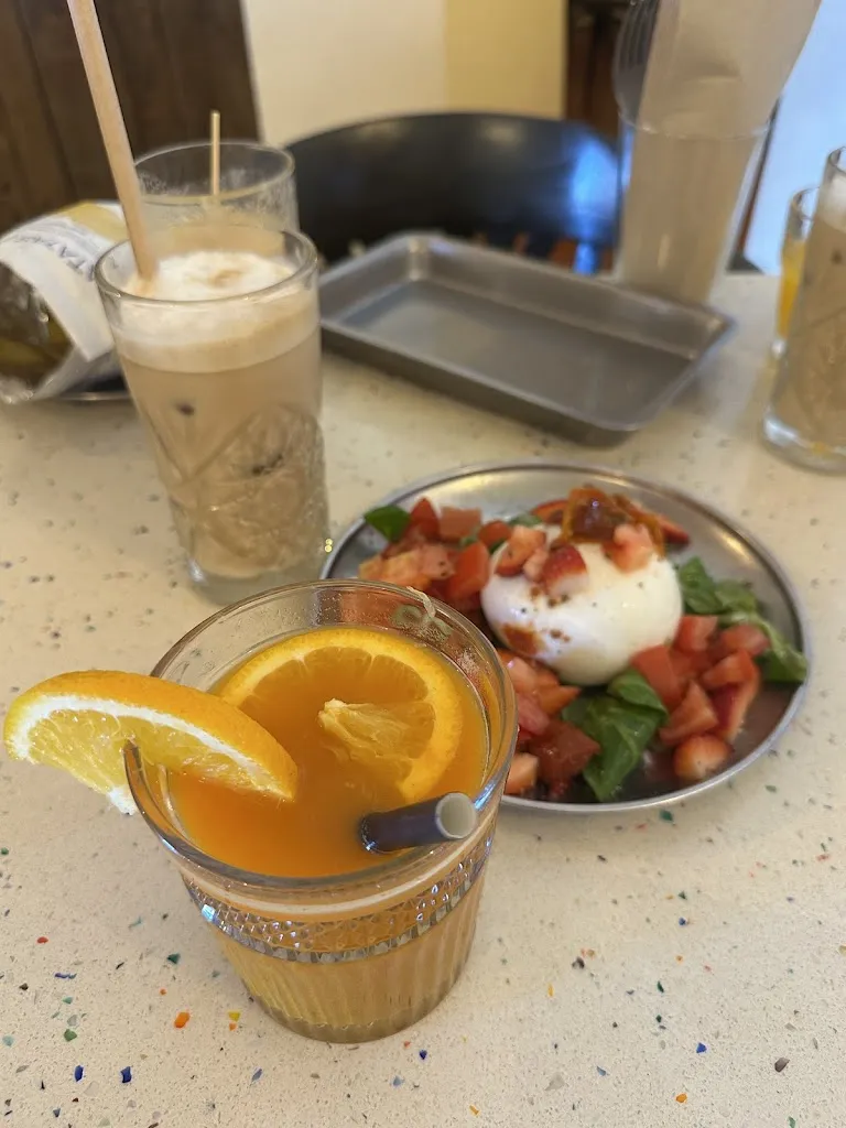 Lauren H_La Reina Bar_Ciutadella de Menorca_review