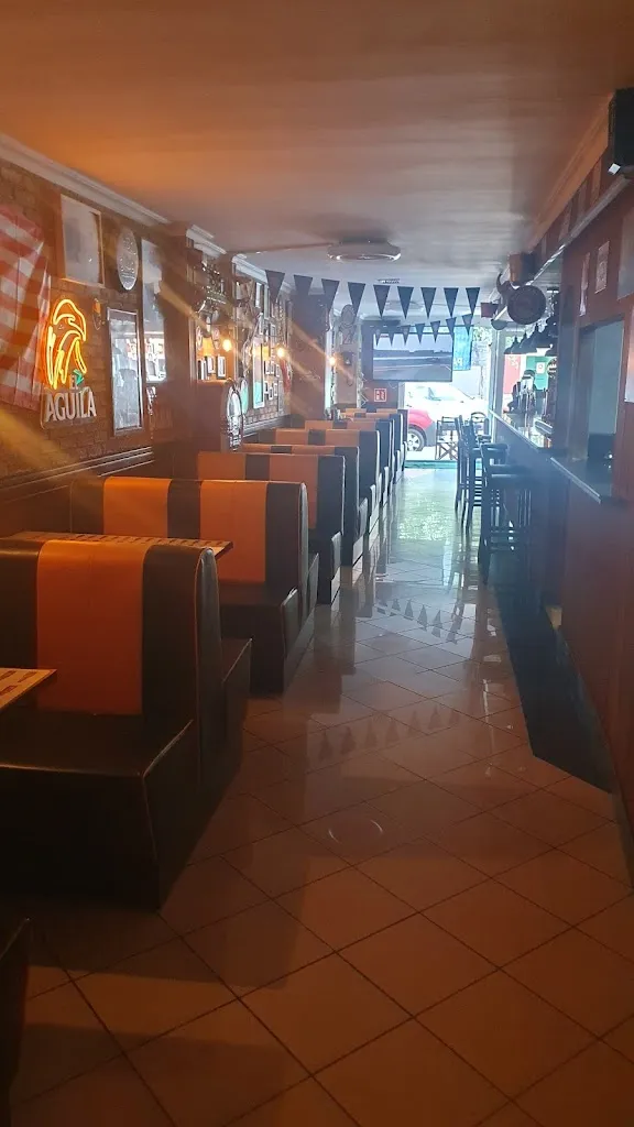 R Porkchop_Niki's American Diner_Ciutadella_review