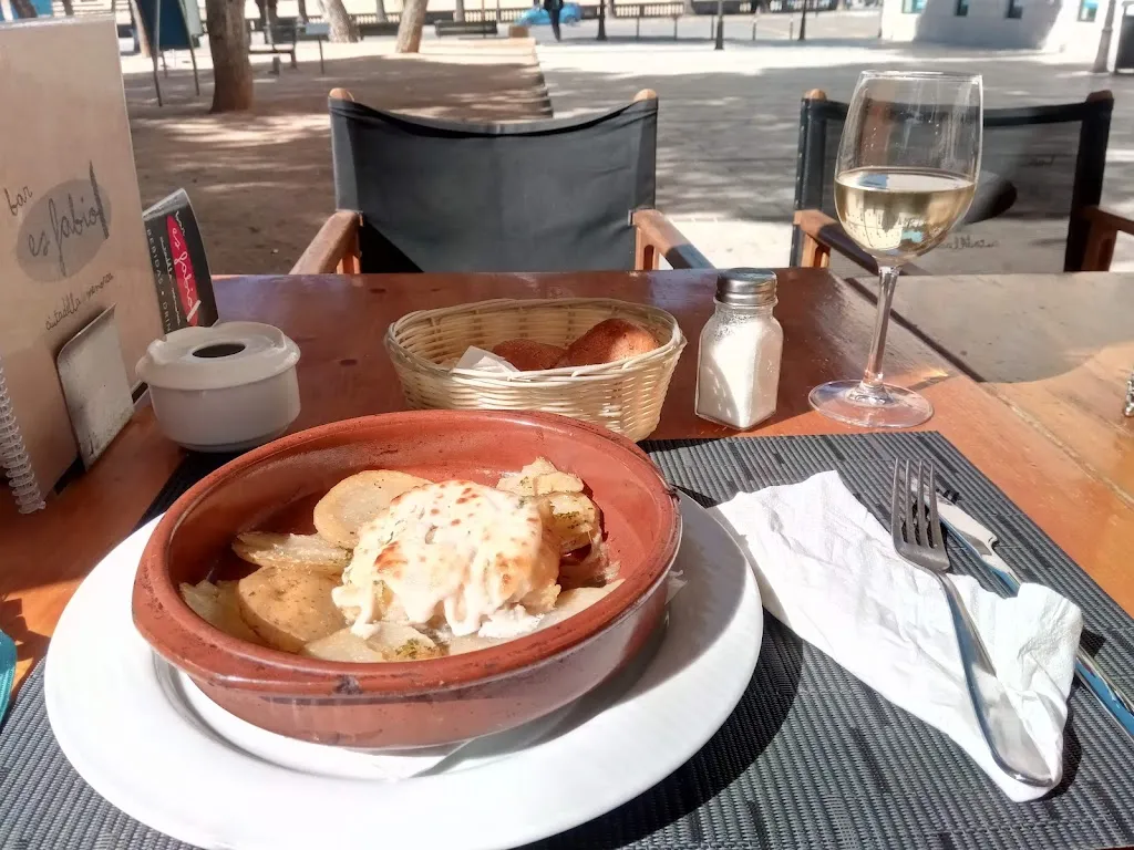 Jamie Hay_Es Fabiol_Ciutadella_review