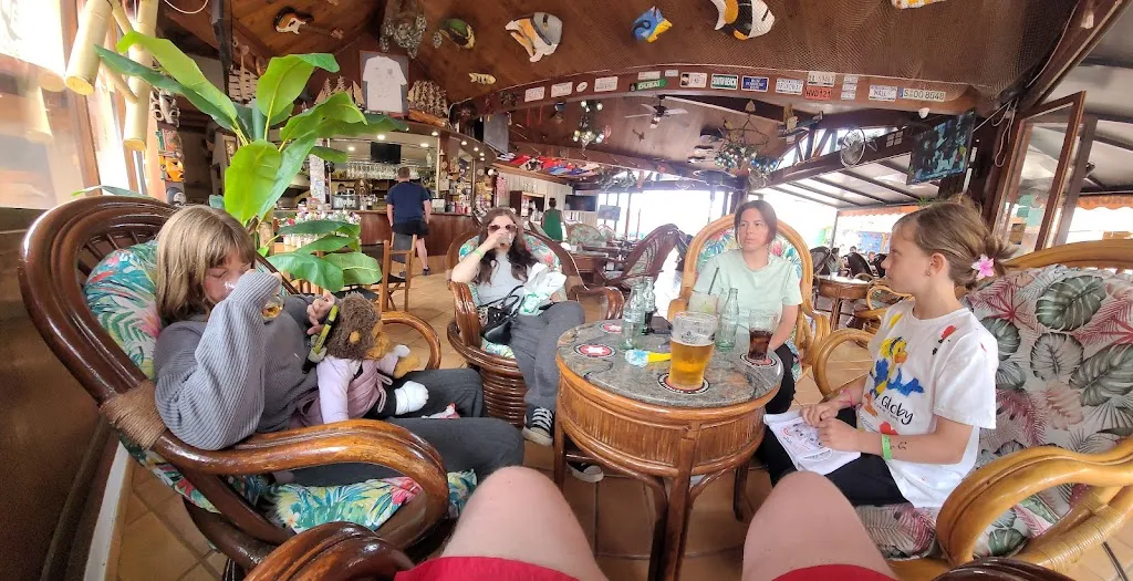 Ron “RonBSM” Jones_Shopping Bar Menorca_Ciutadella_review