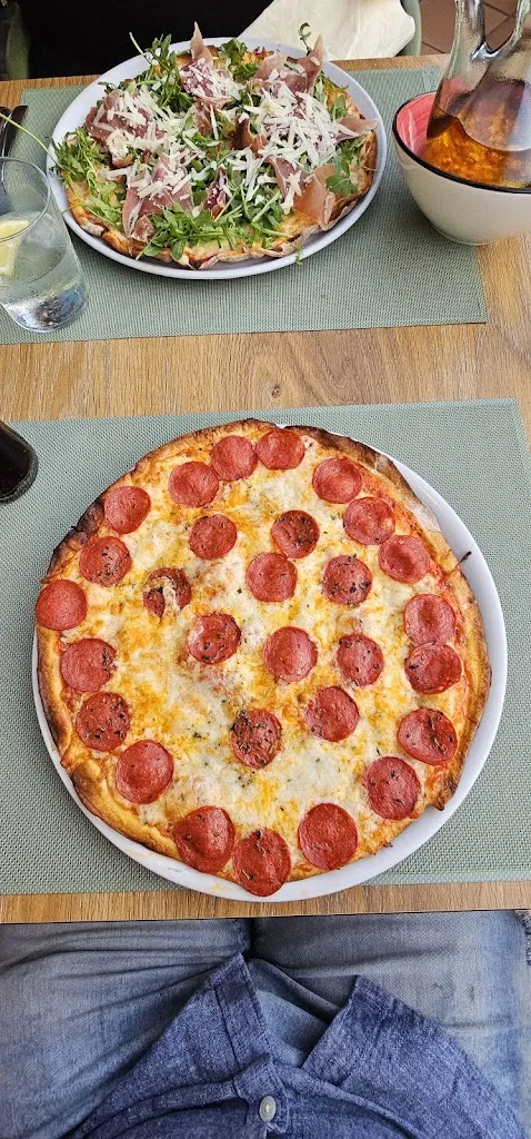 Mark Austin_Restaurant Calzone_Fornalutx_review