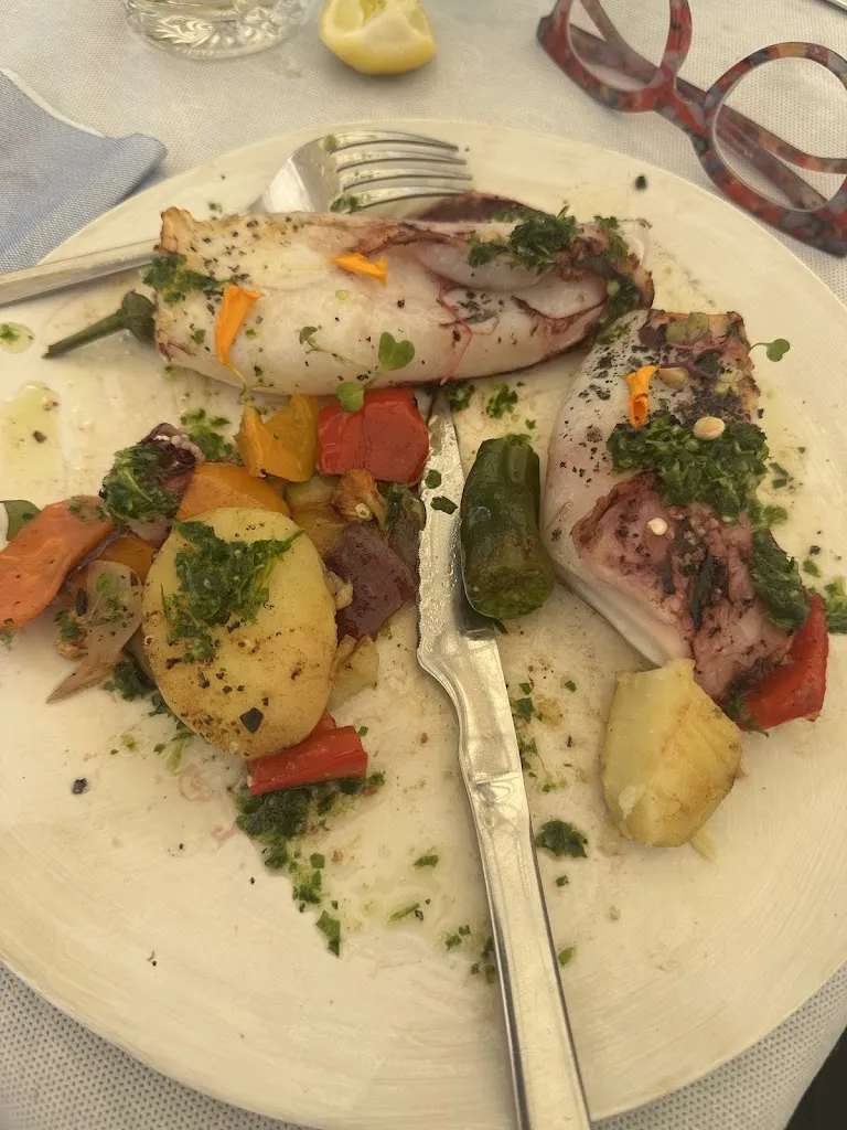 Olga Hazard_Restaurant Club Nàutic Portixol_Es Molinar_recensione