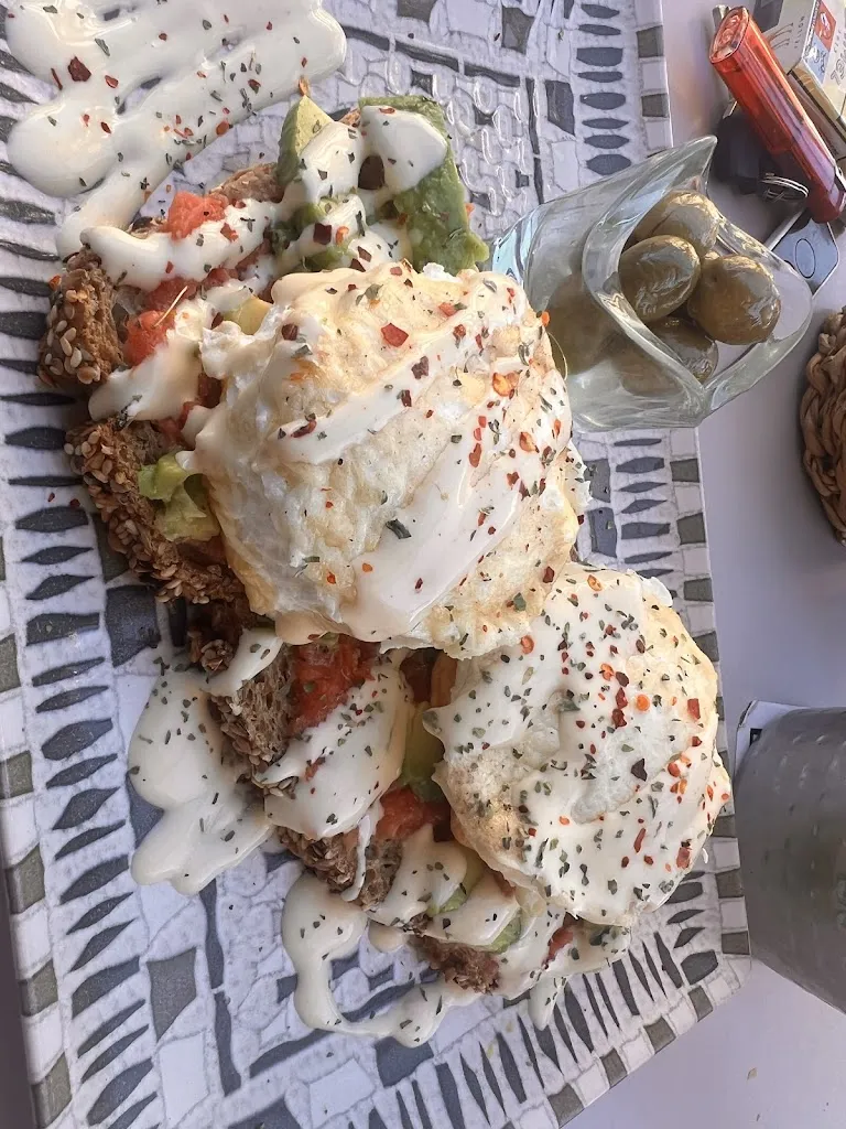 alex truke_Cup Of Love_Es Molinar_review