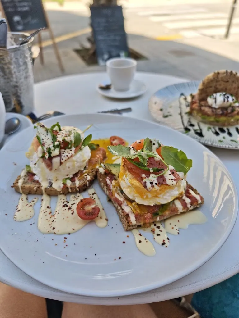 Cup Of Love_Es Molinar_slider_image_3