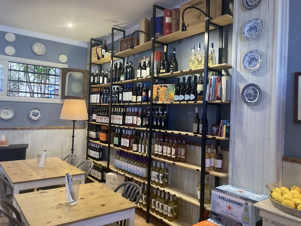 Diana Albu_Piadina E Vino_Es Molinar_review