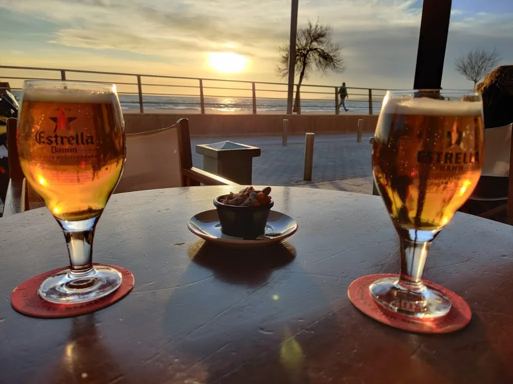 Collin Harrison_Café Xorri_Es Molinar_recensione