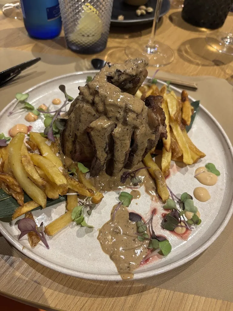 Anna Lazenbury_Contratiempo_Es Molinar_review