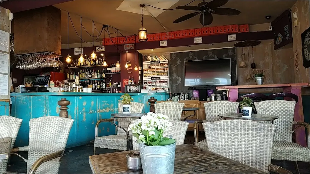 YAM PORTIXOL restaurant in Es Molinar