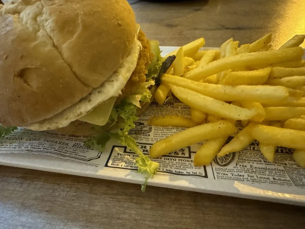 Simon_Bar ferre Las bravas_Ferreries_review