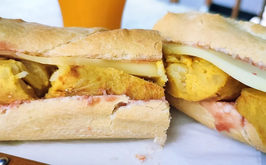 Phoebe Dhi_Feymar_Ferreries_Bewertung