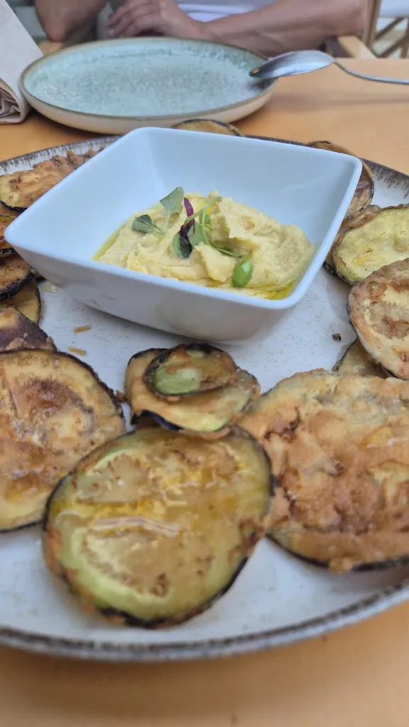 Łukasz Tesla Model 3_La viajera_Ferreries_review