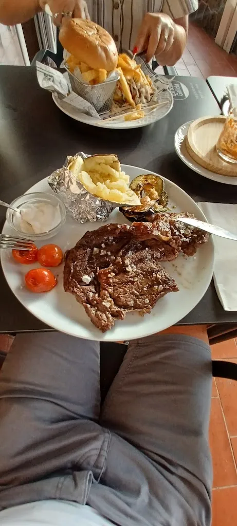 Michael John Valentine_ES POU_Lloret de Vistalegre_review