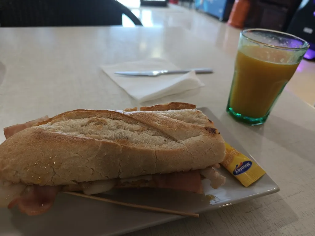 Maria Perez_BAR CAFETERIA CASA. DE NI_Lloseta_review