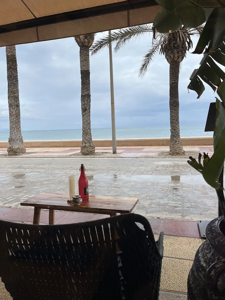 LEIGH BROWN_LaCena by Nola - El Campello_Campello el_recensione