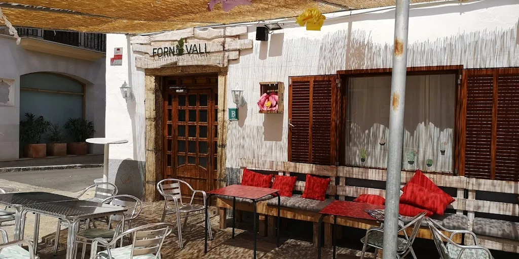 PIZZERIA FORN DE LA VALL Y DESAYUNOS restaurant in Mancor de la Vall