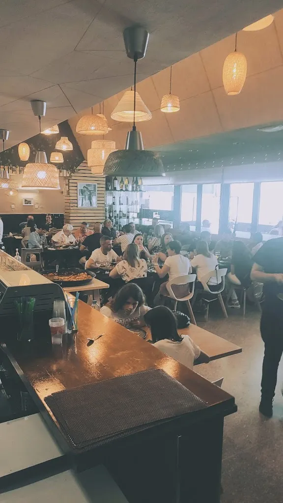 La Barra Del Auditorio restaurant in Cox