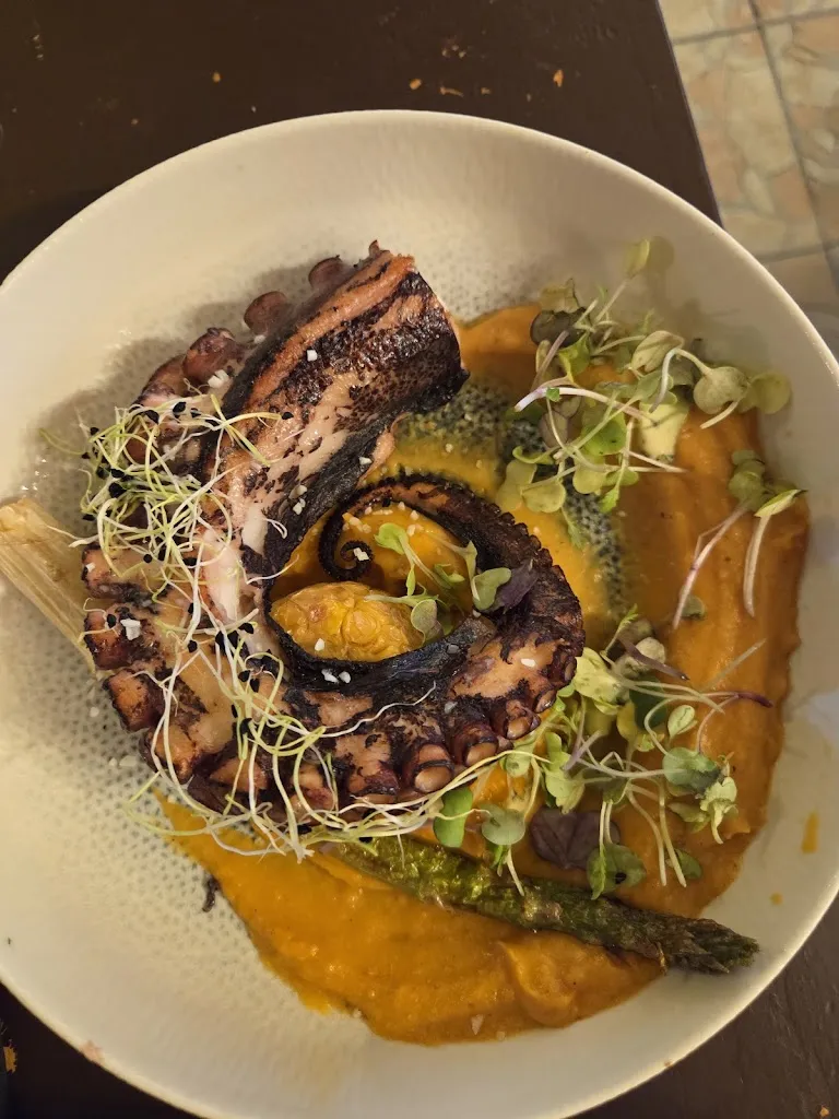 gabriel constantinescu_Meson Español_Magaluf_review