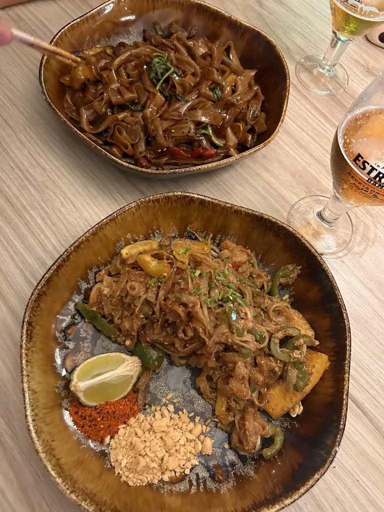 Juliana Travaglini_Thai Pan_Magaluf_recensione