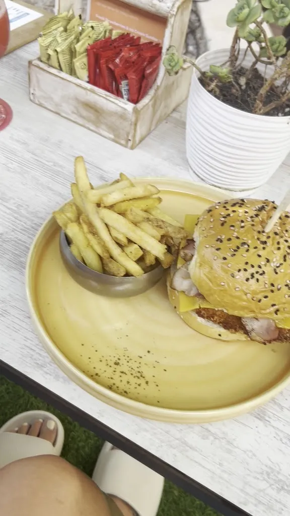 Zen Lounge Bar and Grill_Magaluf_slider_image_2