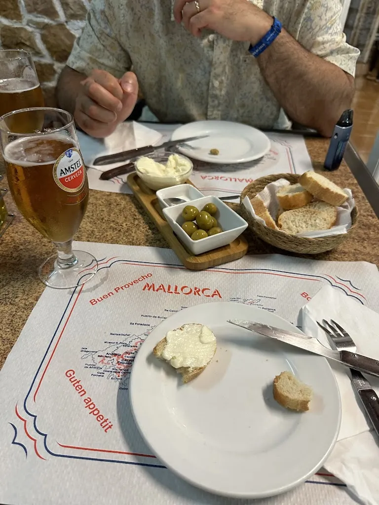 Aysegul Bayrak_Mesón Can Miguel_Magaluf_recensione