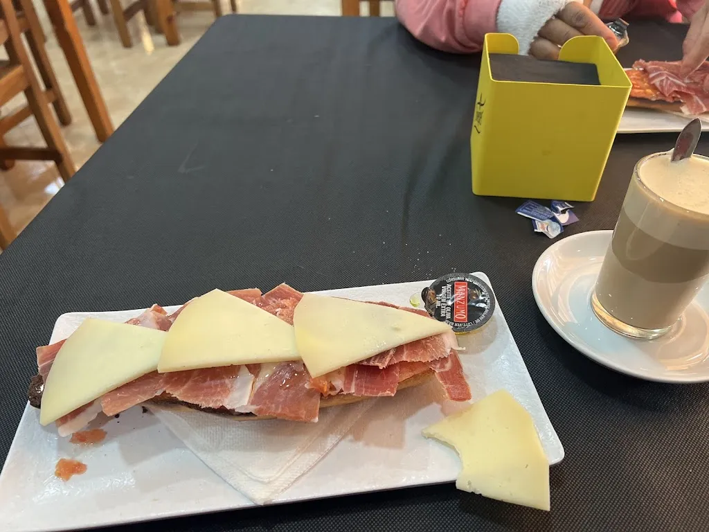 Bar La Glorieta Cox_Cox_slider_image_1