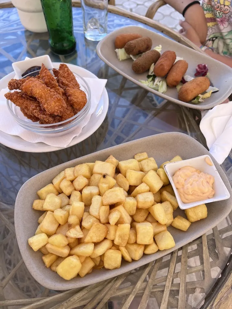 Tricia Comey_Ca n'Ussola_Felanitx_review