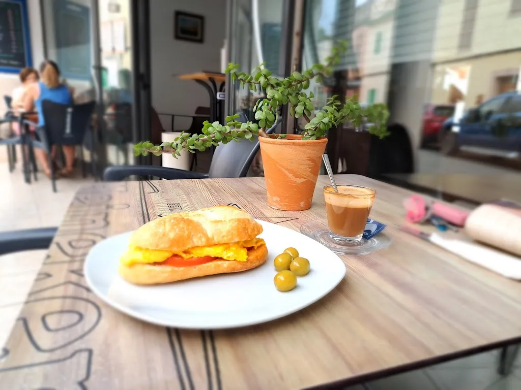 Silvia Requena Albons_Bar Kiro_Felanitx_review