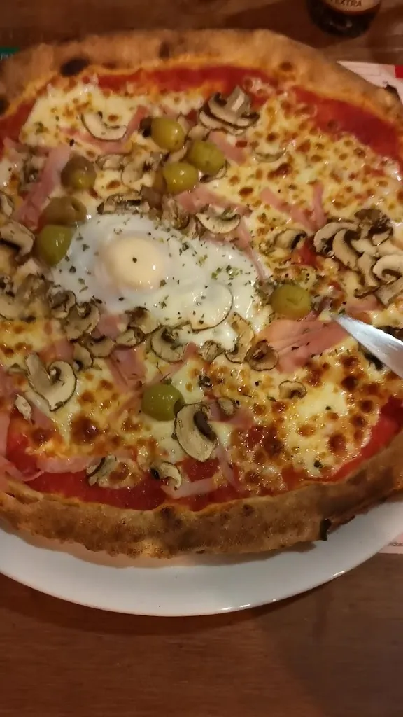 Armand Travel_Pizzeria 