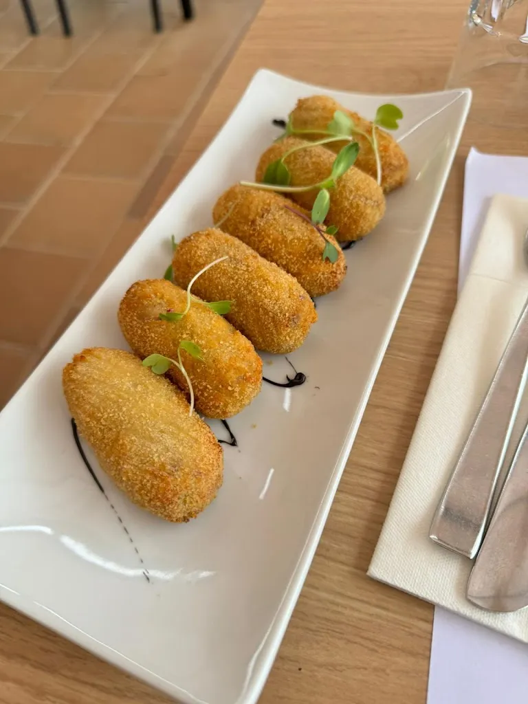 George Mair_RESTAURANTE ES CHIC_Migjorn Gran Es_review