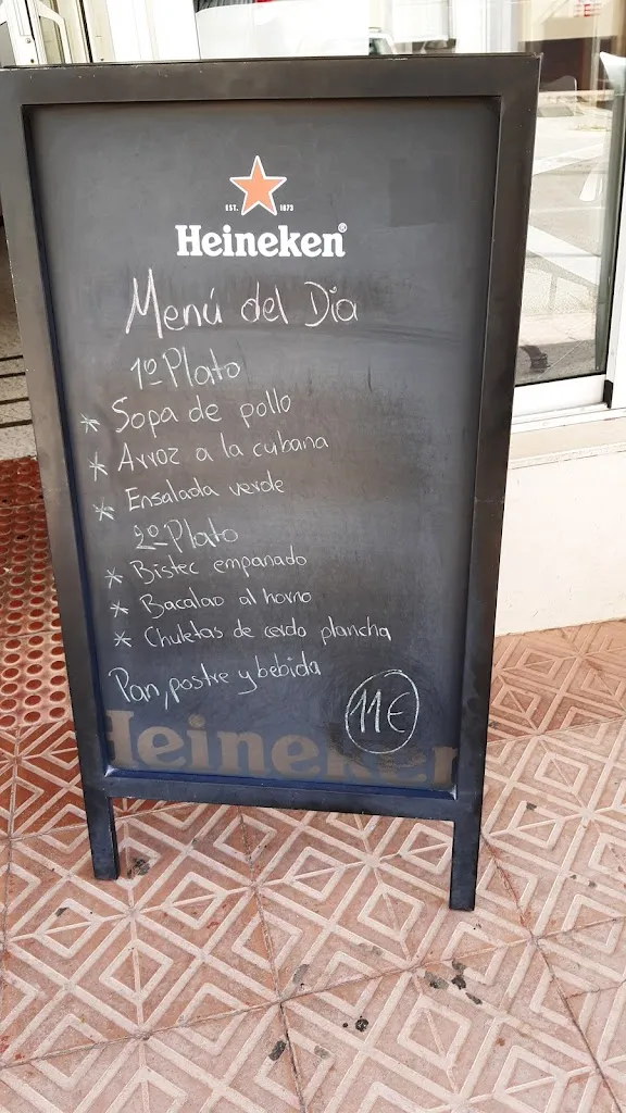 Carol Ann Leonard_Sa Plaça_Migjorn Gran Es_review