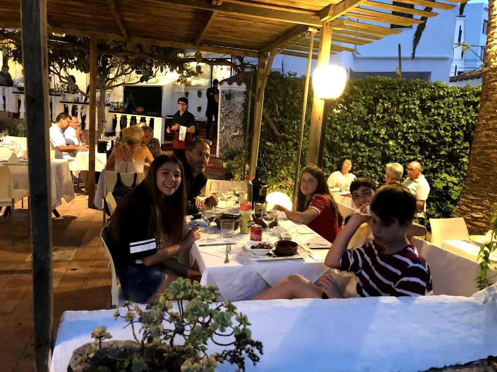 Belinda Williams_Hostal S'Engolidor_Migjorn Gran Es_review