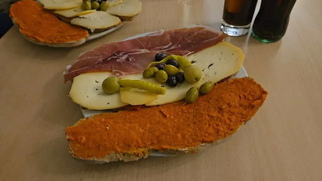 Bar s’Hostal_Montuïri_slider_image_2