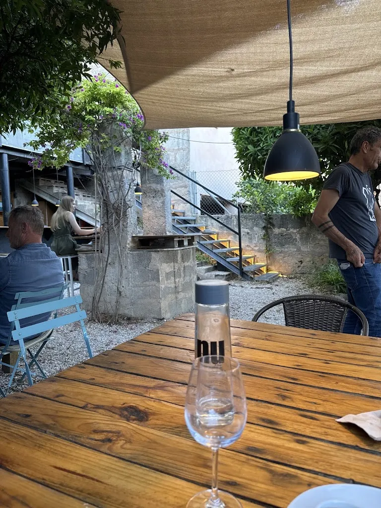 Piotr Garbowski_NU_Montuïri_review