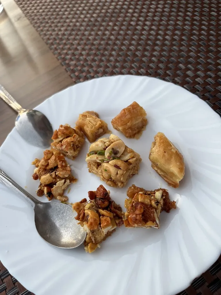 Eadie Cook_Palm Court Restaurant & Cafe_Petra_review