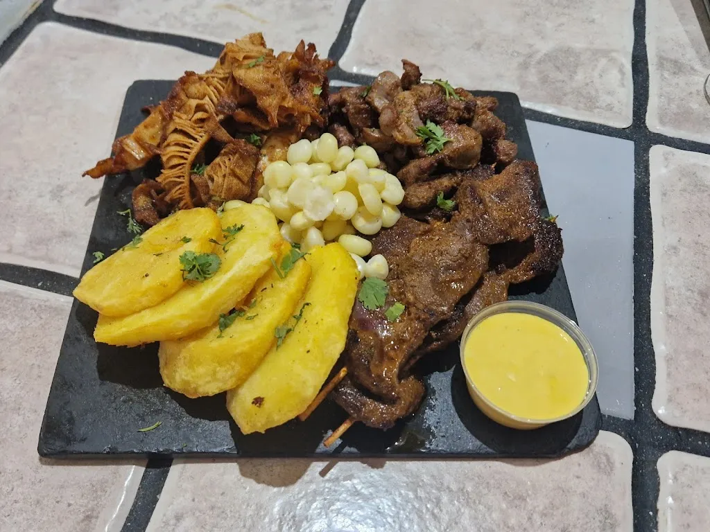 Manos Chiclayanas_Cariño_slider_image_3