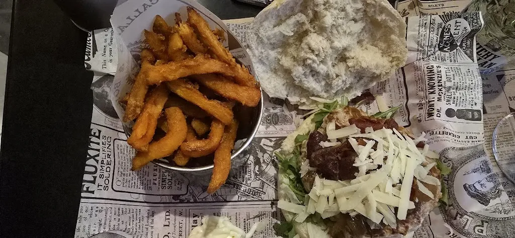 Siebren van Hoog_Burger Doze_Llucmajor_recensione