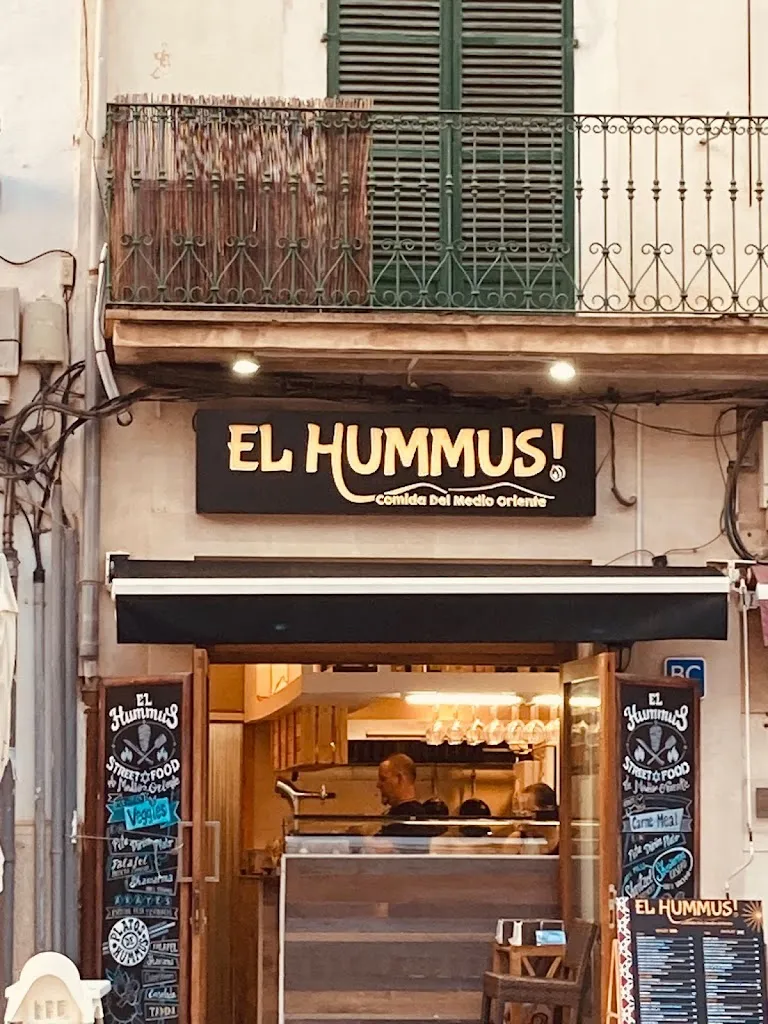 EL Hummus restaurant in Llucmajor